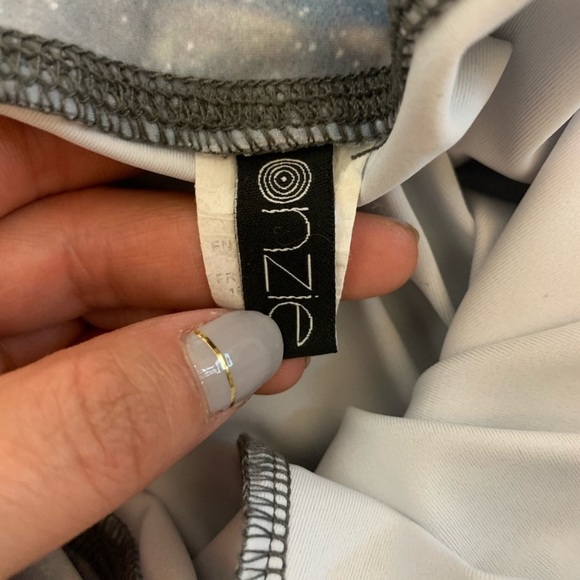 Onzie Desert Rain Graphic Capri Pants. - Picture 6 of 6